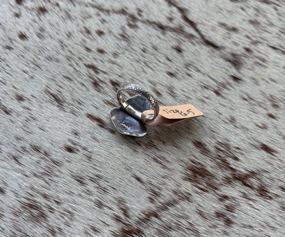Checkered Ring Spiny Oyster Size 6.5