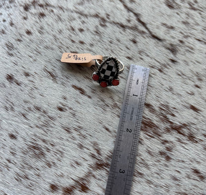 Checkered Ring Spiny Oyster Size 6.5